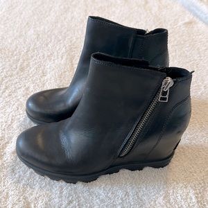 Sorel Joan of Arctic Wedge ll Leather Zip Bootie